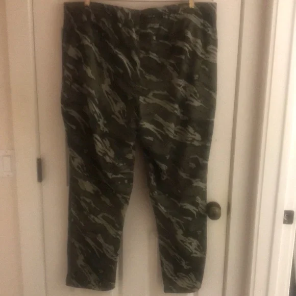 Puma Athletic/Athleisure Jogger/Track Pants, NWT!